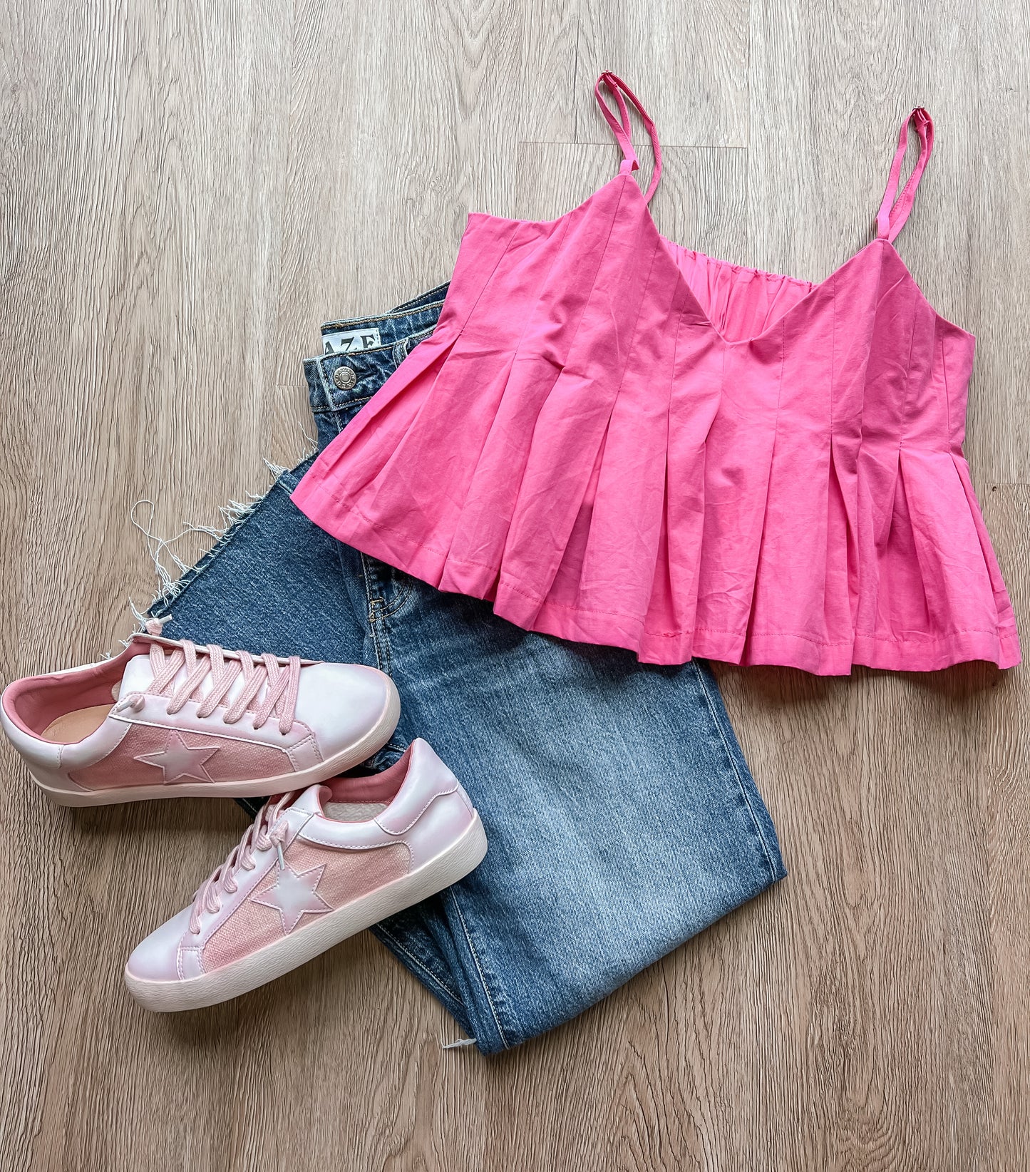 Shell Pink Star Sneakers